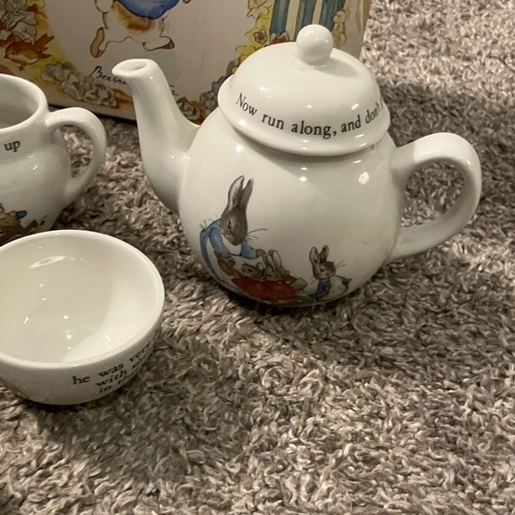 Vintage Ceramic Wedgwood Peter Rabbit Tea Set - Picture 5 of 16